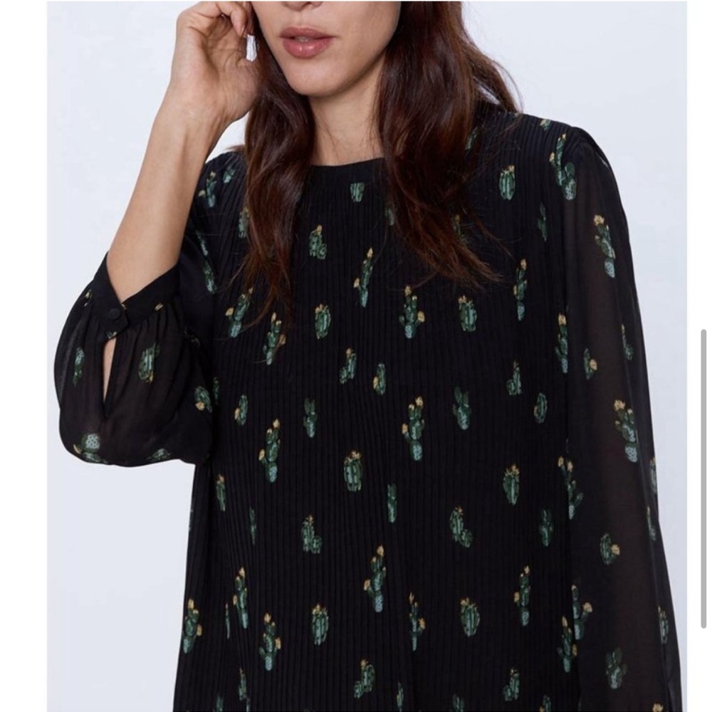 Zara Pleated Cactus Flower Printed Dress Small